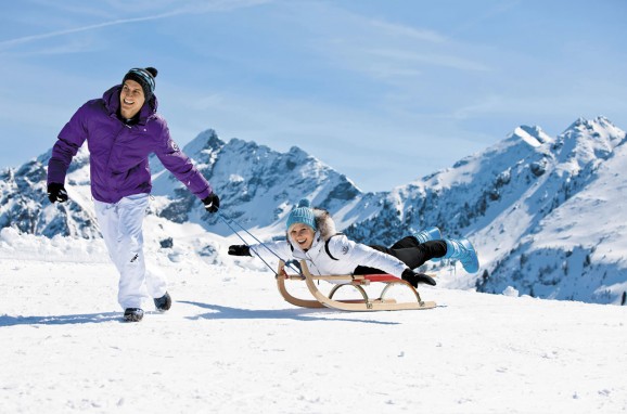 Rodeln mit Holzschlitten in Pichl bei Schladming © Schladming-Dachstein